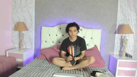 Eris y Erian online show from January 5, 8:01 pm