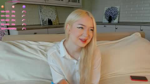 Snapshot of erlenbayer chatting on May 30, 4:53 am Chanel online show from May 30, 4:53 am