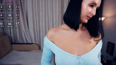 Snapshot of erlinefairall chatting on October 6, 7:22 pm Erline and Monica online show from October 6, 7:22 pm