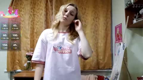 Amelie online show from November 25, 1:33 pm