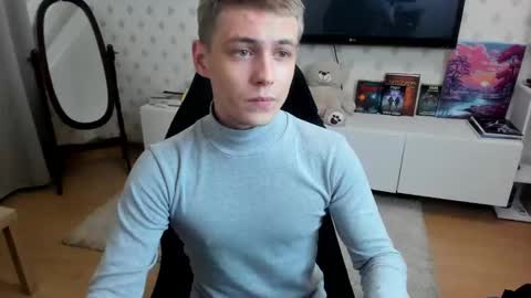 Max online show from November 6, 1:17 am