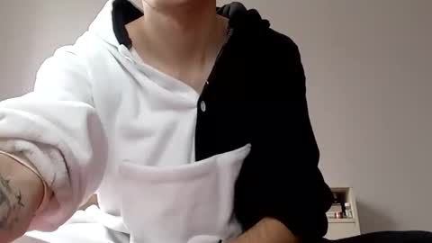 Snapshot of ernest_ice chatting on March 27, 11:10 am Ernest online show from March 27, 11:10 am