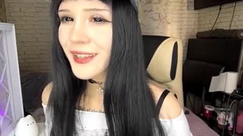 Nina online show from February 12, 9:04 am