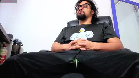 ernesto rodriguez 82 online show from January 14, 2:06 am