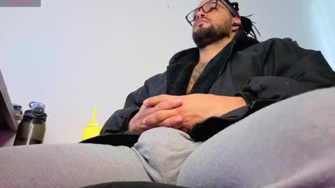 Snapshot of ernesto_rodriguez_82 chatting on April 23, 8:00 pm ernesto rodriguez 82 online show from April 23, 8:00 pm