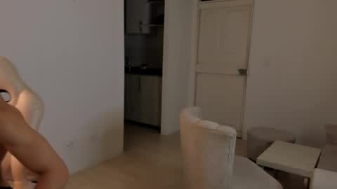 Snapshot of eros_becker_ chatting on May 19, 7:26 am eros_becker_ online show from May 19, 7:26 am