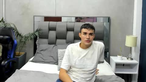 Eros Mancini online show from December 5, 4:10 am