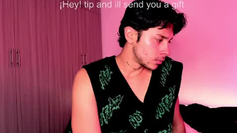 Snapshot of erosdominant_ chatting on May 3, 5:52 pm erosdominant_ online show from May 3, 5:52 pm