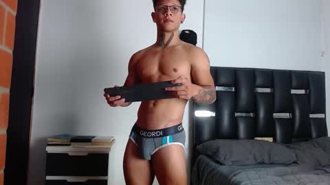 Eros online show from November 11, 6:52 pm