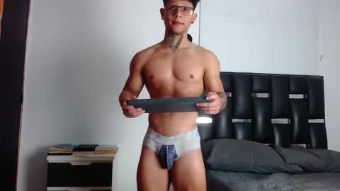 Eros online show from December 18, 4:57 pm