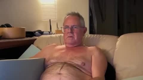 eros online show from October 31, 9:27 pm