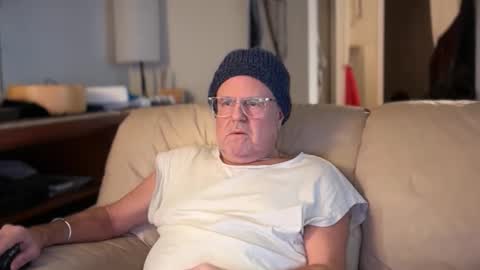 eros online show from November 22, 9:14 pm