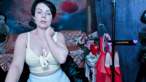 Snapshot of erotic_dessire chatting on February 23, 3:29 pm Eve online show from February 23, 3:29 pm