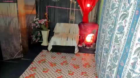 Snapshot of erotic_dessire chatting on September 17, 5:58 pm Eve online show from September 17, 5:58 pm