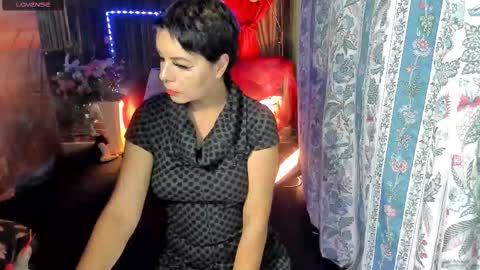 Snapshot of erotic_dessire chatting on September 25, 7:28 pm Eve online show from September 25, 7:28 pm