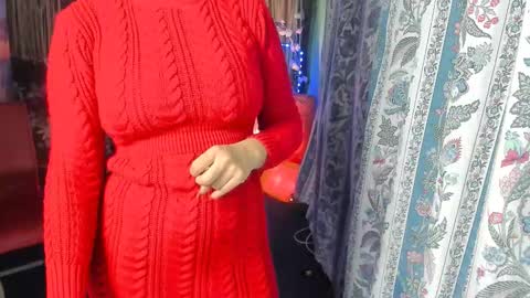 Snapshot of erotic_dessire chatting on October 15, 6:30 pm Eve online show from October 15, 6:30 pm