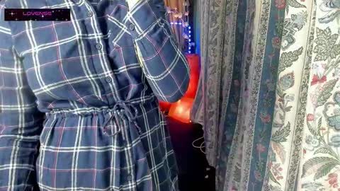 Snapshot of erotic_dessire chatting on October 16, 3:57 pm Eve online show from October 16, 3:57 pm