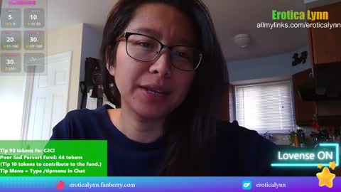 Snapshot of eroticalynn chatting on January 3, 7:50 pm Lynn online show from January 3, 7:50 pm