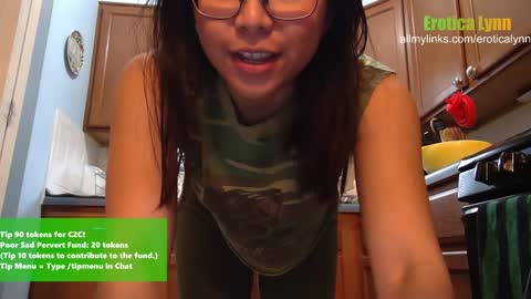 Snapshot of eroticalynn chatting on February 6, 6:13 pm Lynn online show from February 6, 6:13 pm