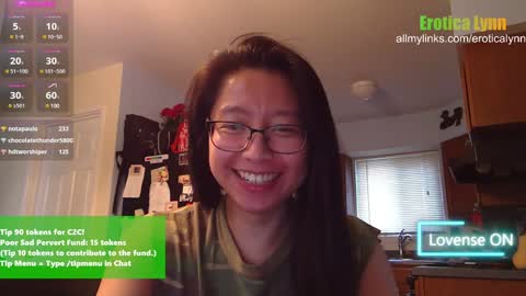 Snapshot of eroticalynn chatting on February 6, 9:17 pm Lynn online show from February 6, 9:17 pm