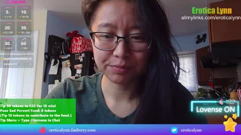Snapshot of eroticalynn chatting on March 7, 8:11 pm Lynn online show from March 7, 8:11 pm