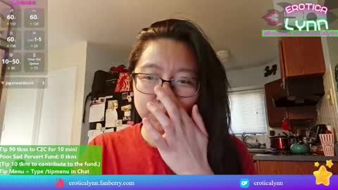 Snapshot of eroticalynn chatting on January 7, 7:49 pm Lynn online show from January 7, 7:49 pm