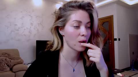 LylaXXX online show from March 6, 7:21 pm