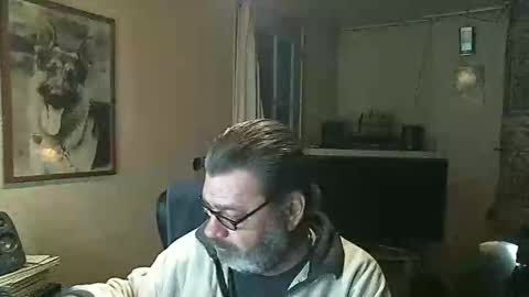 Erwins room welcome sound on online show from February 6, 11:58 pm