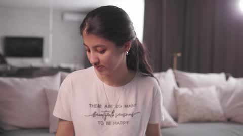 Hi Im Lori  online show from February 14, 9:06 am