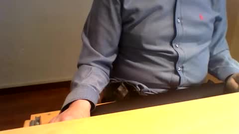 esclavo_hot online show from April 20, 5:05 pm