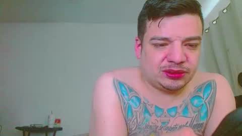 Snapshot of escodamus12 chatting on February 17, 3:09 pm escodamus12 online show from February 17, 3:09 pm