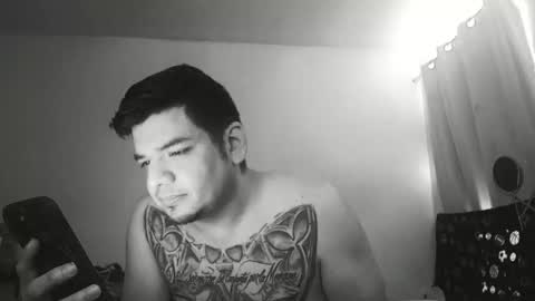 Snapshot of escodamus12 chatting on March 9, 11:35 pm escodamus12 online show from March 9, 11:35 pm