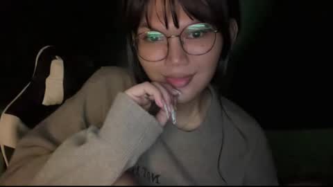 Chelliane online show from December 4, 1:48 am