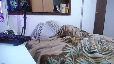 Snapshot of esjrobles chatting on December 7, 7:38 am Esteban online show from December 7, 7:38 am