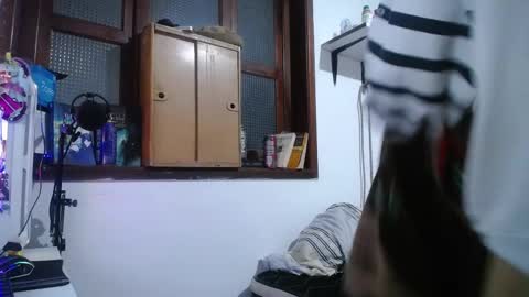 Snapshot of esjrobles chatting on December 16, 2:36 am Esteban online show from December 16, 2:36 am
