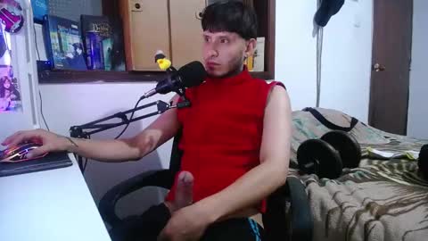 Snapshot of esjrobles chatting on December 21, 7:45 am Esteban online show from December 21, 7:45 am