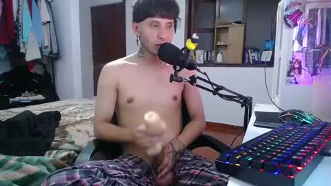 Snapshot of esjrobles chatting on December 26, 5:58 am Esteban online show from December 26, 5:58 am