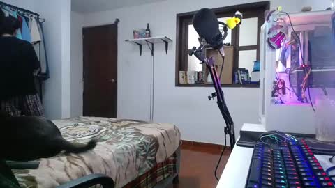 Snapshot of esjrobles chatting on December 27, 2:36 am Esteban online show from December 27, 2:36 am