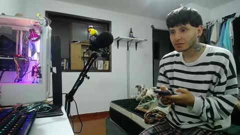 Snapshot of esjrobles chatting on January 3, 4:11 am Esteban online show from January 3, 4:11 am
