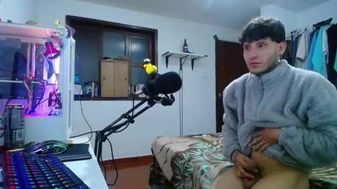 Snapshot of esjrobles chatting on January 3, 7:16 am Esteban online show from January 3, 7:16 am