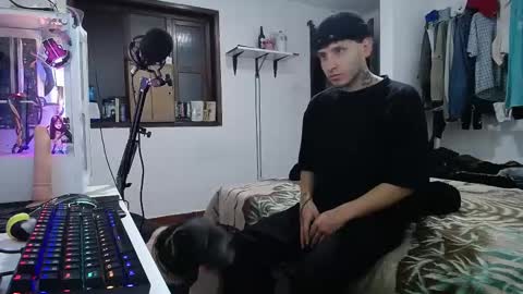 Snapshot of esjrobles chatting on January 19, 2:15 am Esteban online show from January 19, 2:15 am