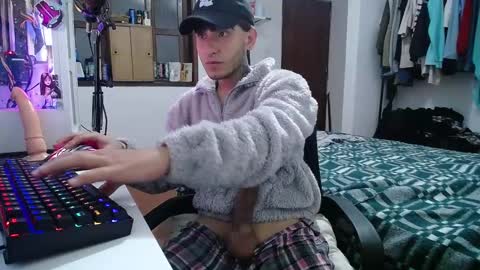 Snapshot of esjrobles chatting on January 21, 8:41 am Esteban online show from January 21, 8:41 am