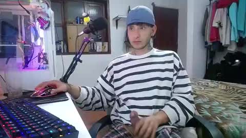 Snapshot of esjrobles chatting on January 23, 6:39 am Esteban online show from January 23, 6:39 am