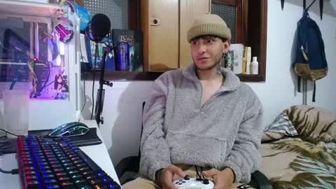 Snapshot of esjrobles chatting on January 31, 9:59 am Esteban online show from January 31, 9:59 am