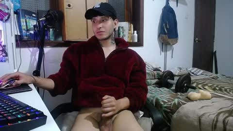Snapshot of esjrobles chatting on February 5, 5:09 am Esteban online show from February 5, 5:09 am