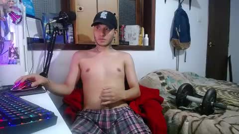 Snapshot of esjrobles chatting on February 9, 7:16 am Esteban online show from February 9, 7:16 am