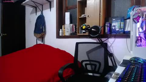 Snapshot of esjrobles chatting on February 16, 2:42 am Esteban online show from February 16, 2:42 am