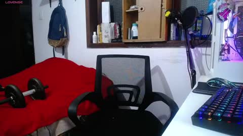 Snapshot of esjrobles chatting on February 16, 9:26 am Esteban online show from February 16, 9:26 am