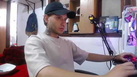 Snapshot of esjrobles chatting on February 19, 4:11 pm Esteban online show from February 19, 4:11 pm