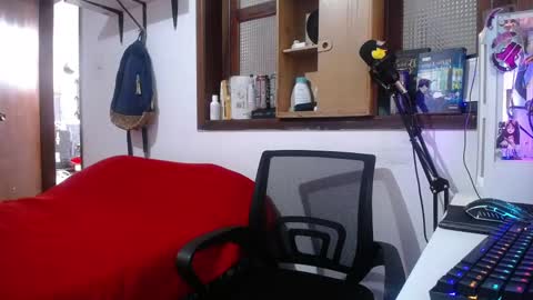 Snapshot of esjrobles chatting on February 21, 7:10 pm Esteban online show from February 21, 7:10 pm